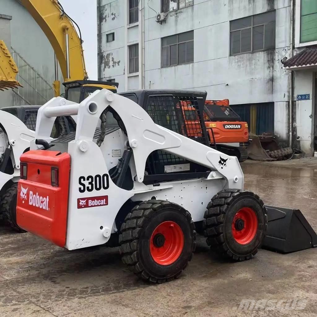 Bobcat S300 Міні-навантажувачі