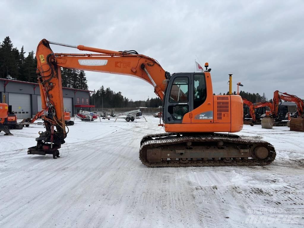 Doosan DX225 LC R Гусеничні екскаватори