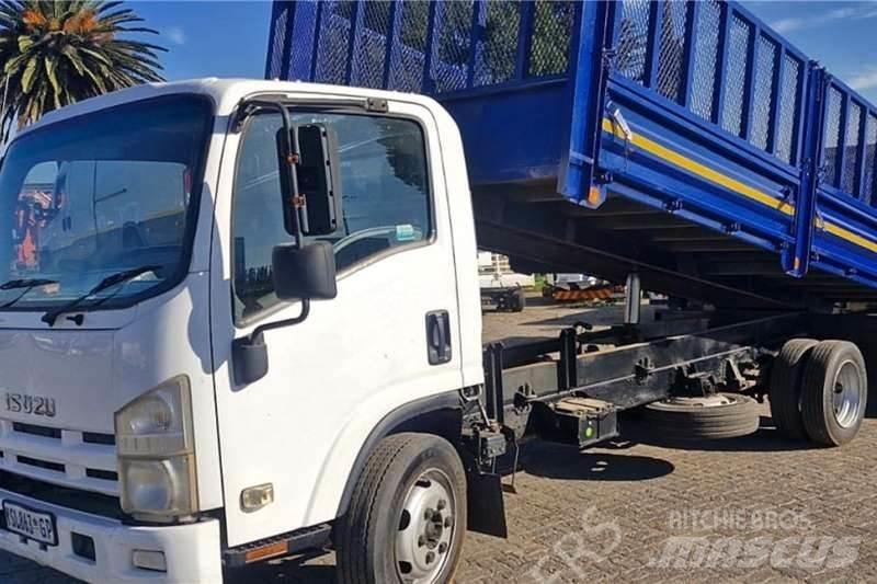 Isuzu NQR500 Вантажівки / спеціальні