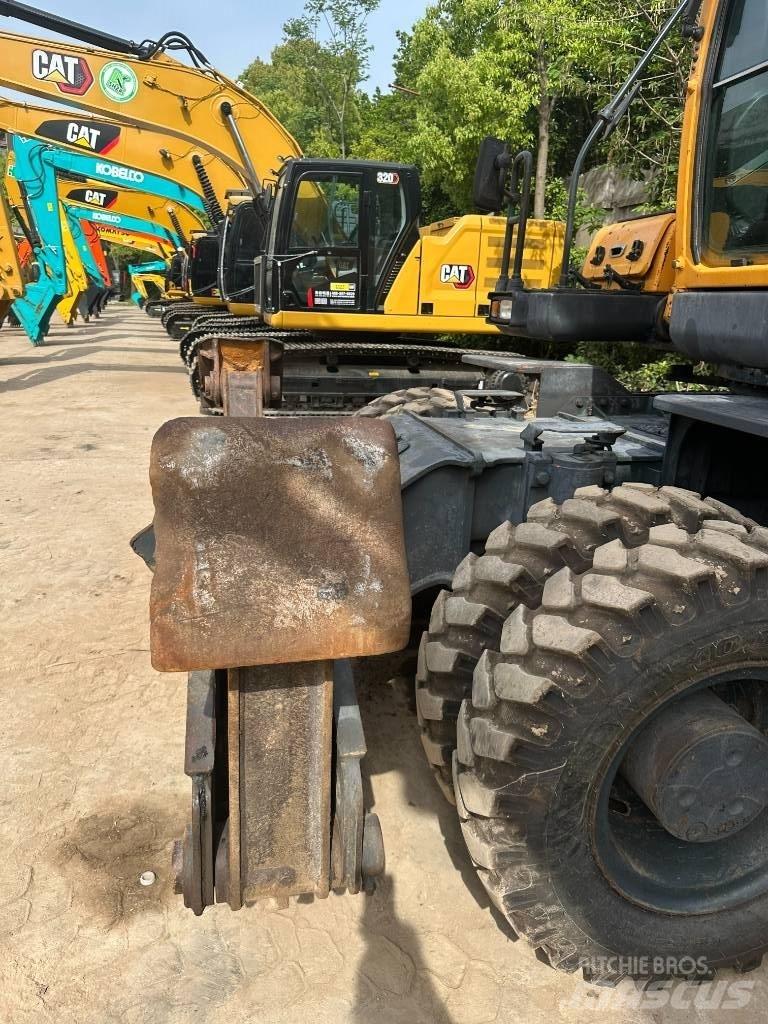 Hyundai R210W-9 Колісні екскаватори