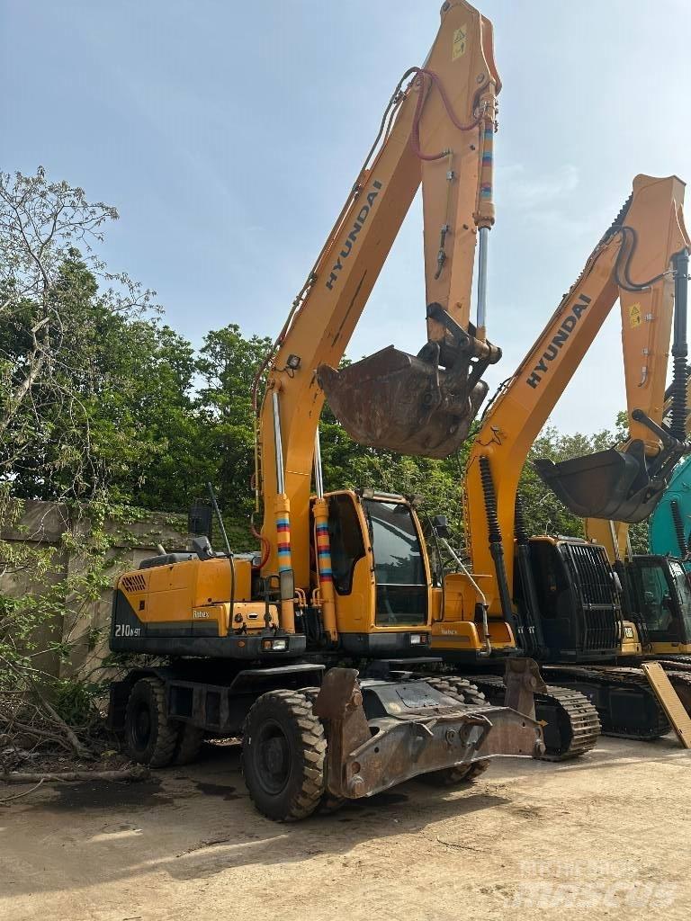 Hyundai R210W-9 Колісні екскаватори