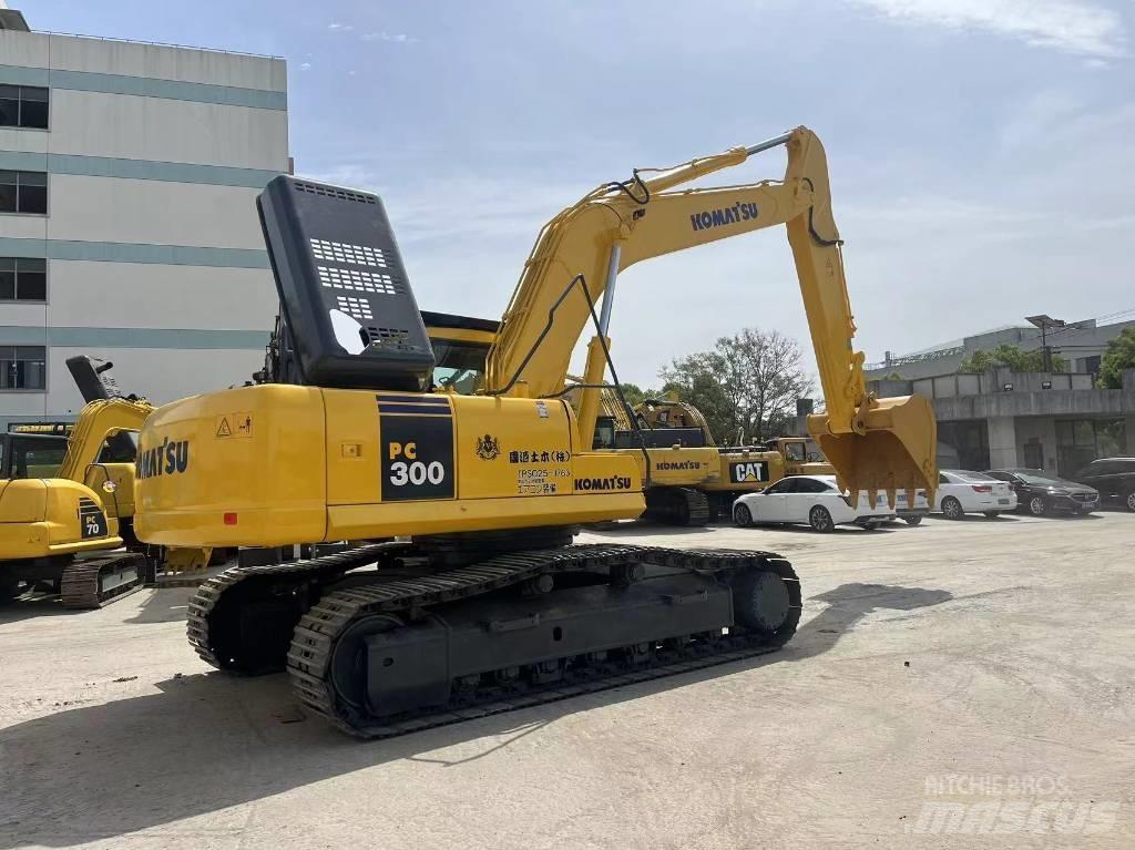 Komatsu PC 300 Гусеничні екскаватори