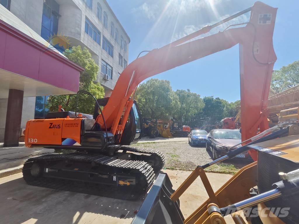 Hitachi ZX 130 Гусеничні екскаватори