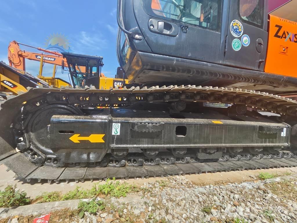 Hitachi ZX 130 Гусеничні екскаватори