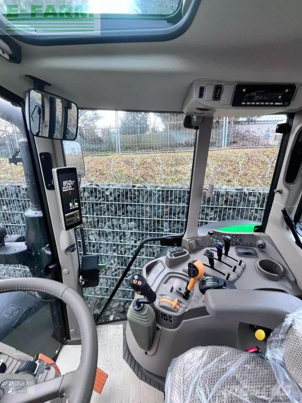 John Deere 6120m Трактори