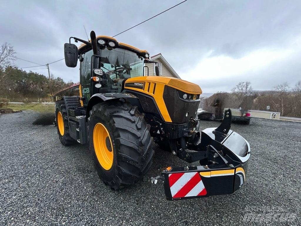 JCB 4220 FASTRAC Трактори