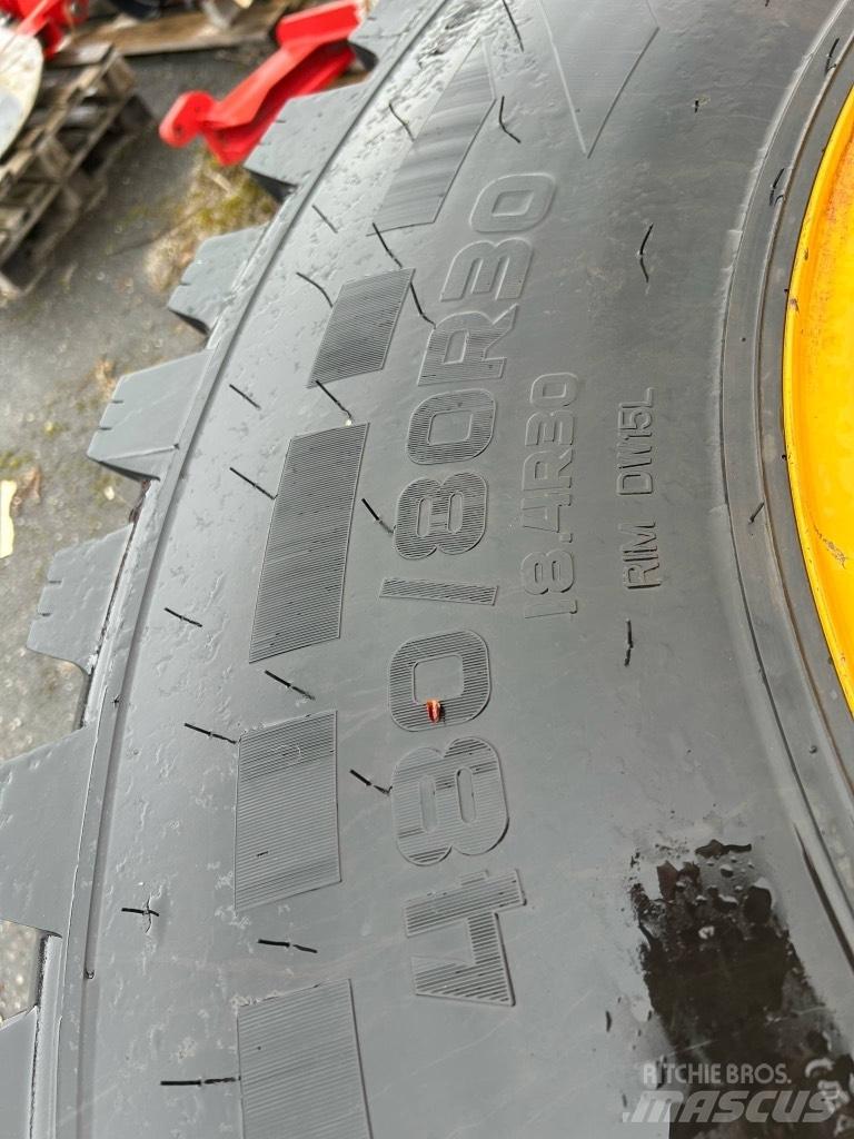 JCB 4220 FASTRAC Трактори