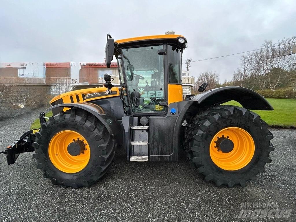 JCB 4220 FASTRAC Трактори