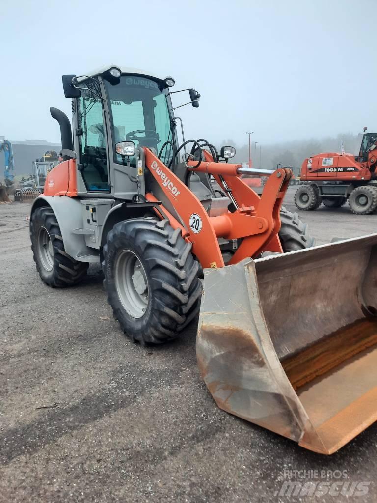 Atlas Weycor AR550 Фронтальні навантажувачі