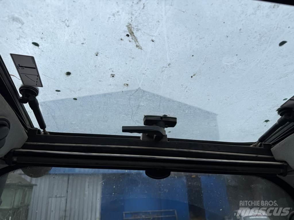Valtra N174 Трактори