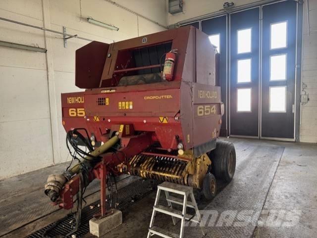 New Holland 654 Рулонні прес-підбирачі