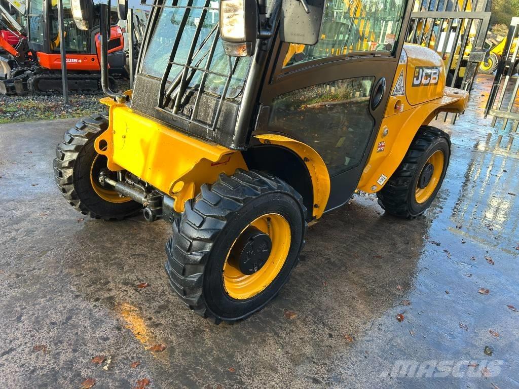 JCB 520-40 Телескопічні навантажувачі