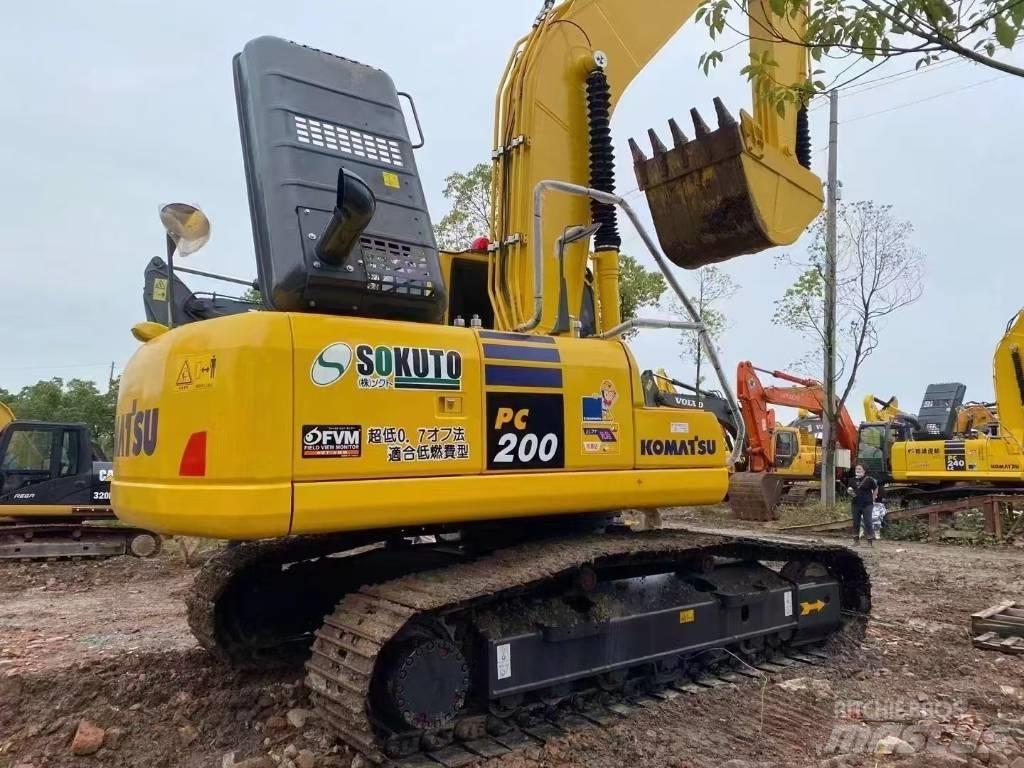 Komatsu 200-8 Гусеничні екскаватори