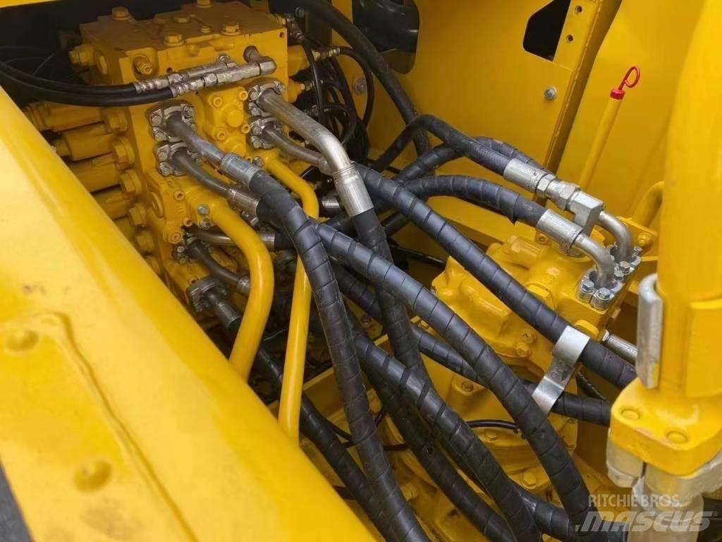 Komatsu 200-8 Гусеничні екскаватори