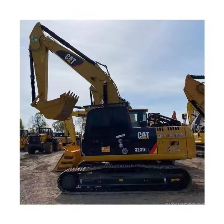 CAT 323 D2L Гусеничні екскаватори