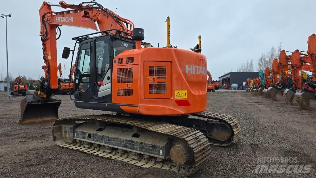 Hitachi ZX 225USLC-6 Гусеничні екскаватори