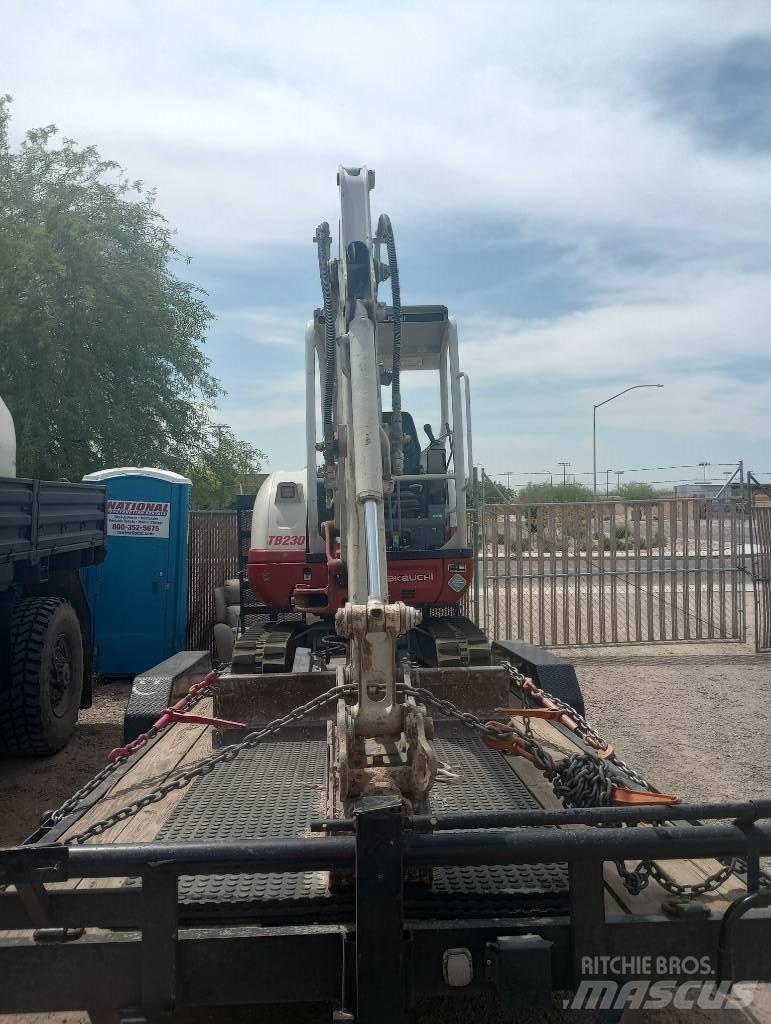 Takeuchi TB230RA Комплектуючі і запасні частини для бурових установок