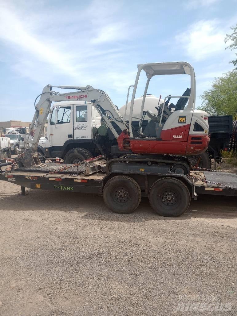 Takeuchi TB230RA Комплектуючі і запасні частини для бурових установок
