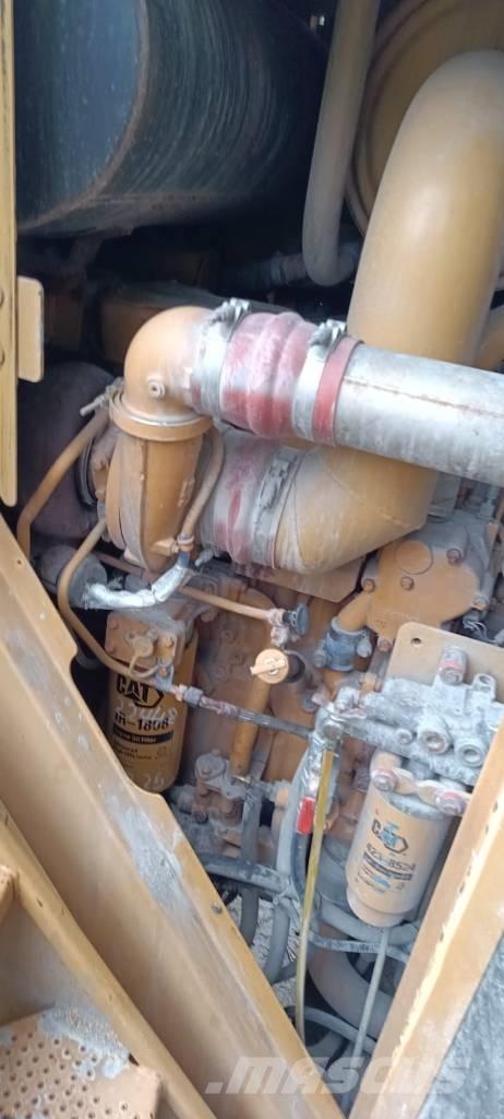 CAT 988H Фронтальні навантажувачі