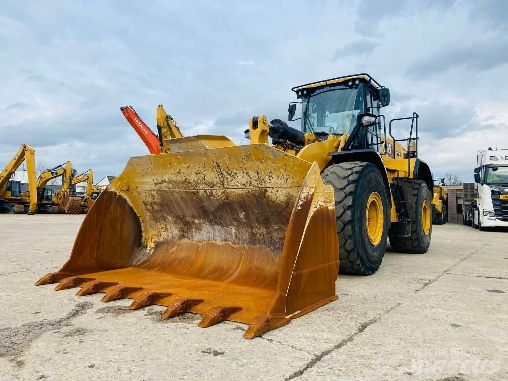 CAT 972 Фронтальні навантажувачі