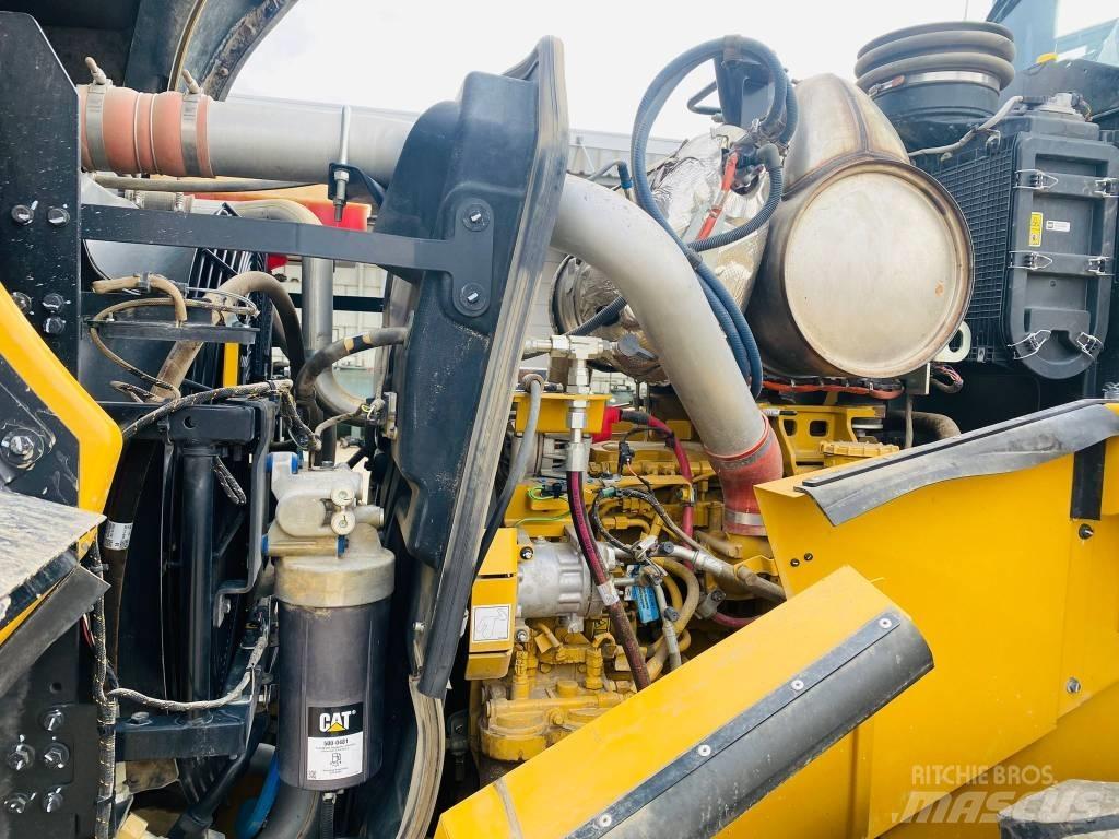 CAT 972 Фронтальні навантажувачі