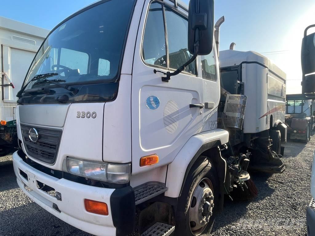 UD 3300 Прибиральні машини