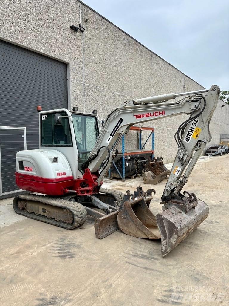 Takeuchi TB 240 Міні-екскаватори < 7т