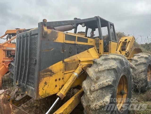 CAT 528 Трельовочні трактора