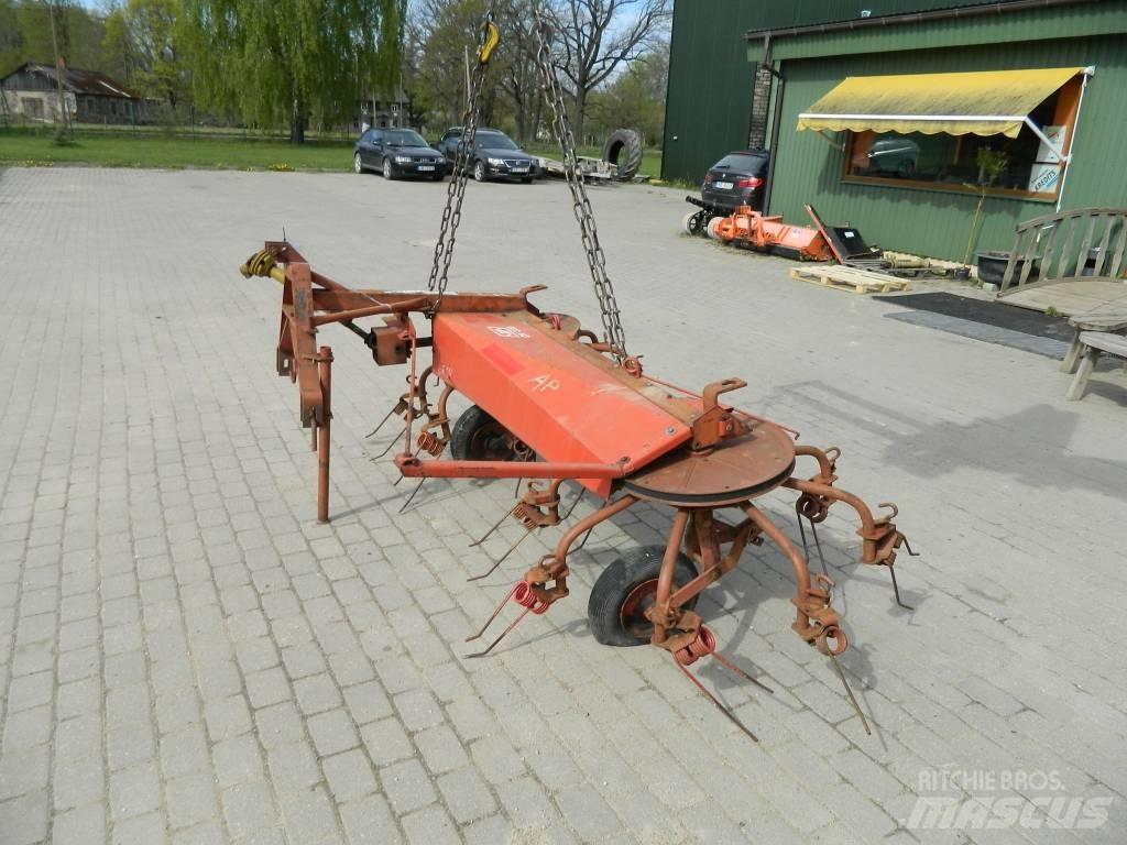 JF CR 320 Граблі і сінозворушувачі