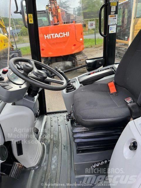 CAT 906 Фронтальні навантажувачі