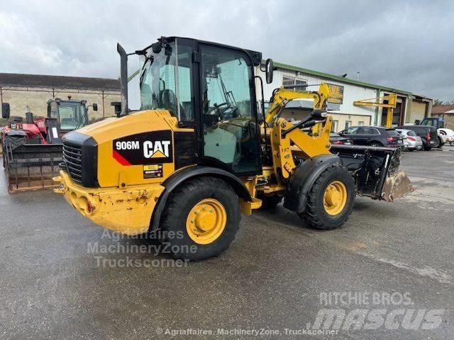 CAT 906 Фронтальні навантажувачі