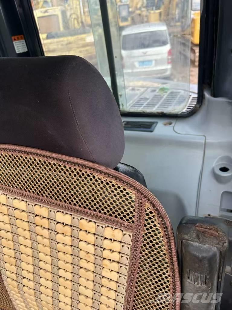 Komatsu PC 128 US Гусеничні екскаватори