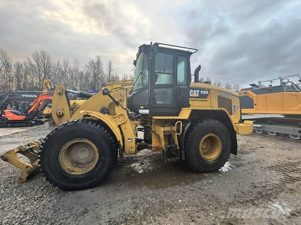 CAT 926 Фронтальні навантажувачі