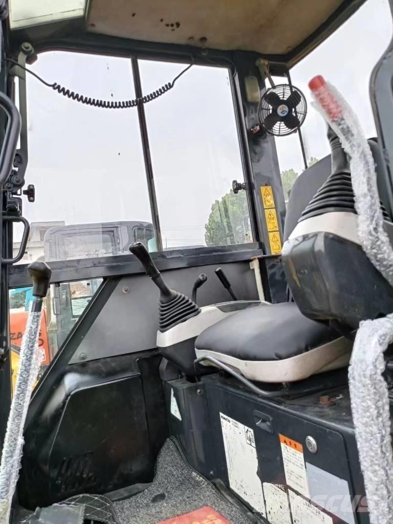 Komatsu PC 30 Міні-екскаватори < 7т