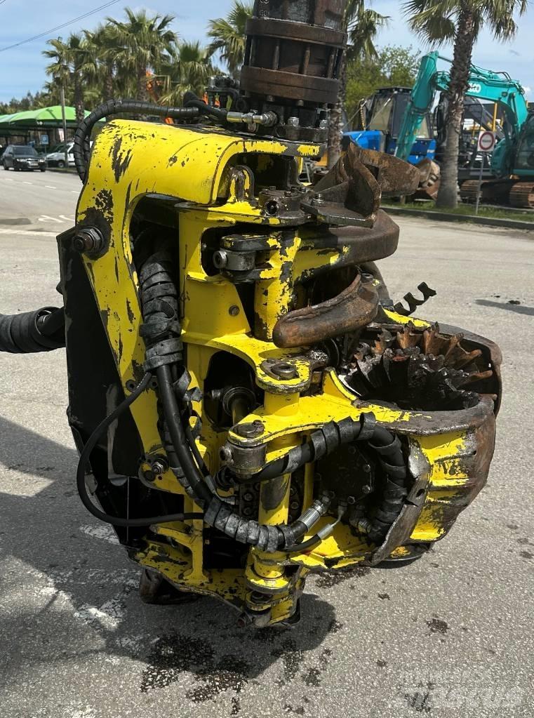 John Deere 1270 D Харвестери
