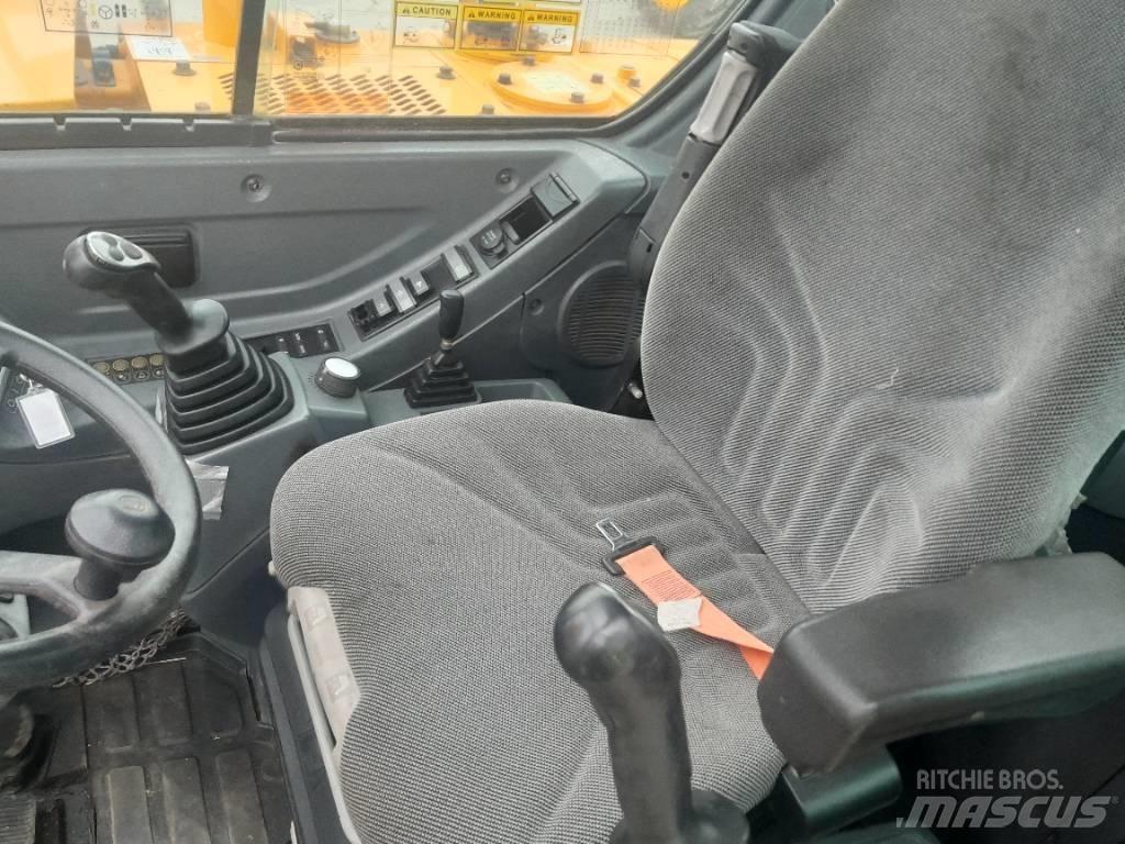 Hyundai R55 W-9 Колісні екскаватори