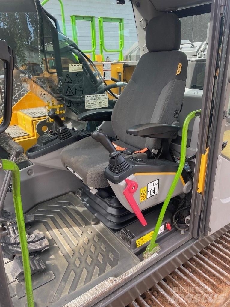 Volvo EC300EL Гусеничні екскаватори