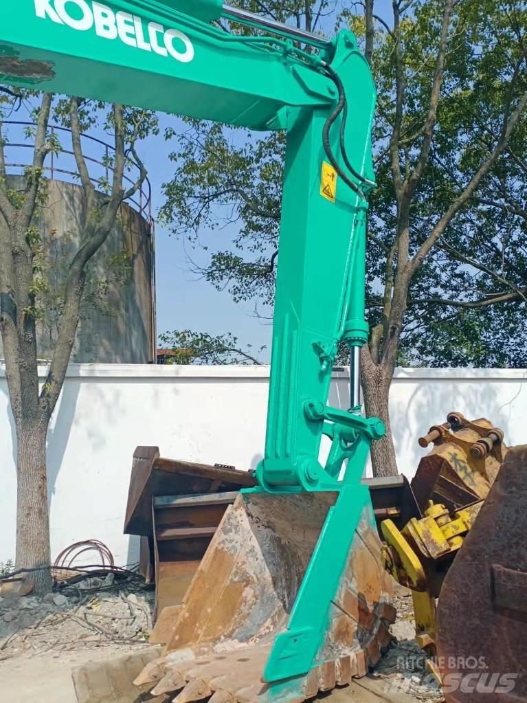 Kobelco SK 200 Гусеничні екскаватори