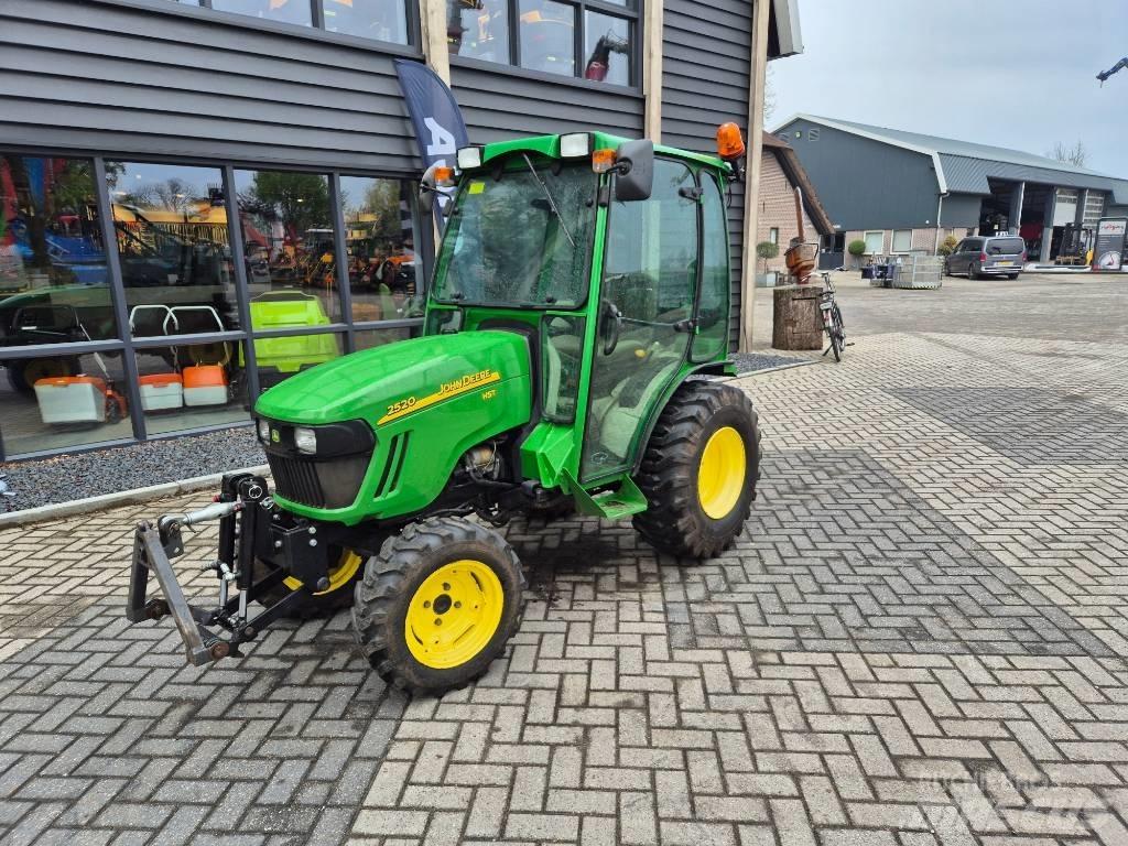 John Deere 2520 Трактори