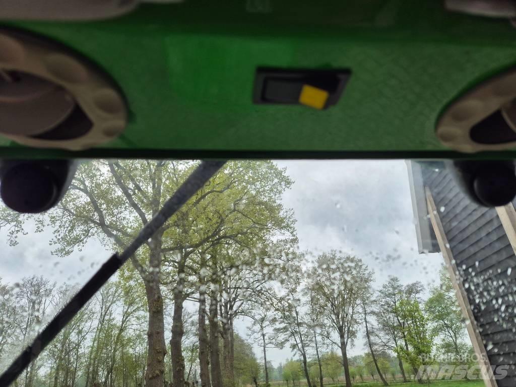 John Deere 2520 Трактори