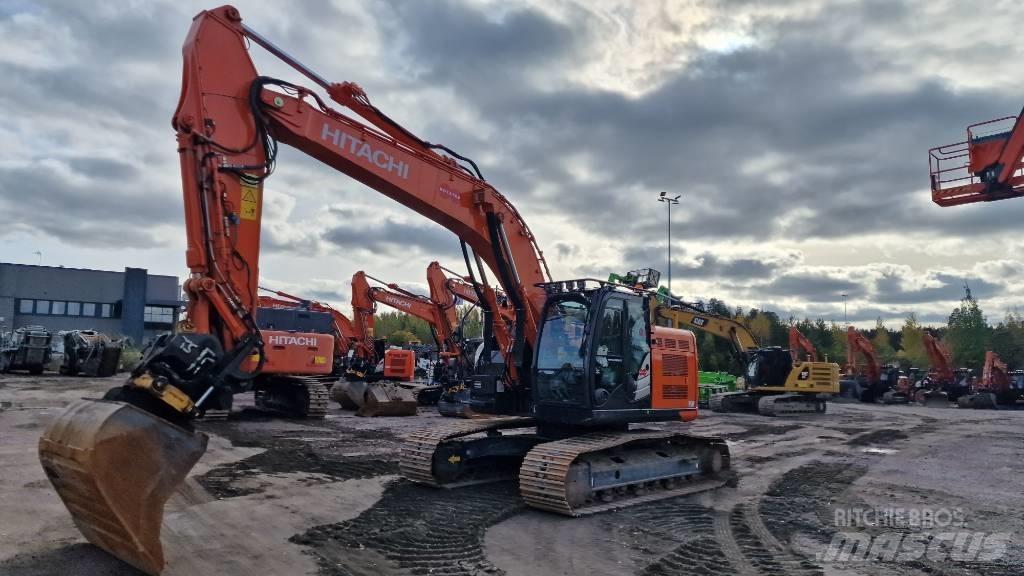 Hitachi ZX225USRLC-6 Гусеничні екскаватори
