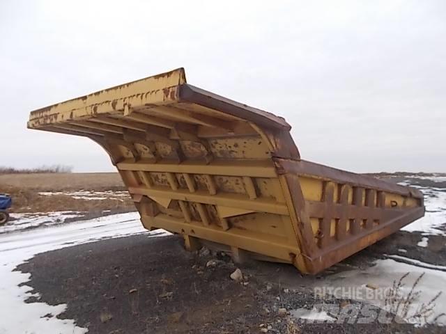 CAT 777B Кар`єрні самоскиди