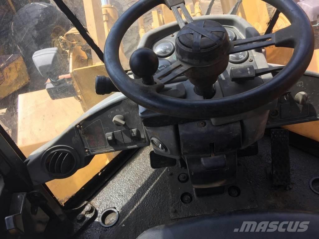 CAT 938 F Фронтальні навантажувачі