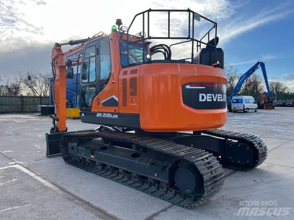 Develon DX 235 LCR-7 Гусеничні екскаватори