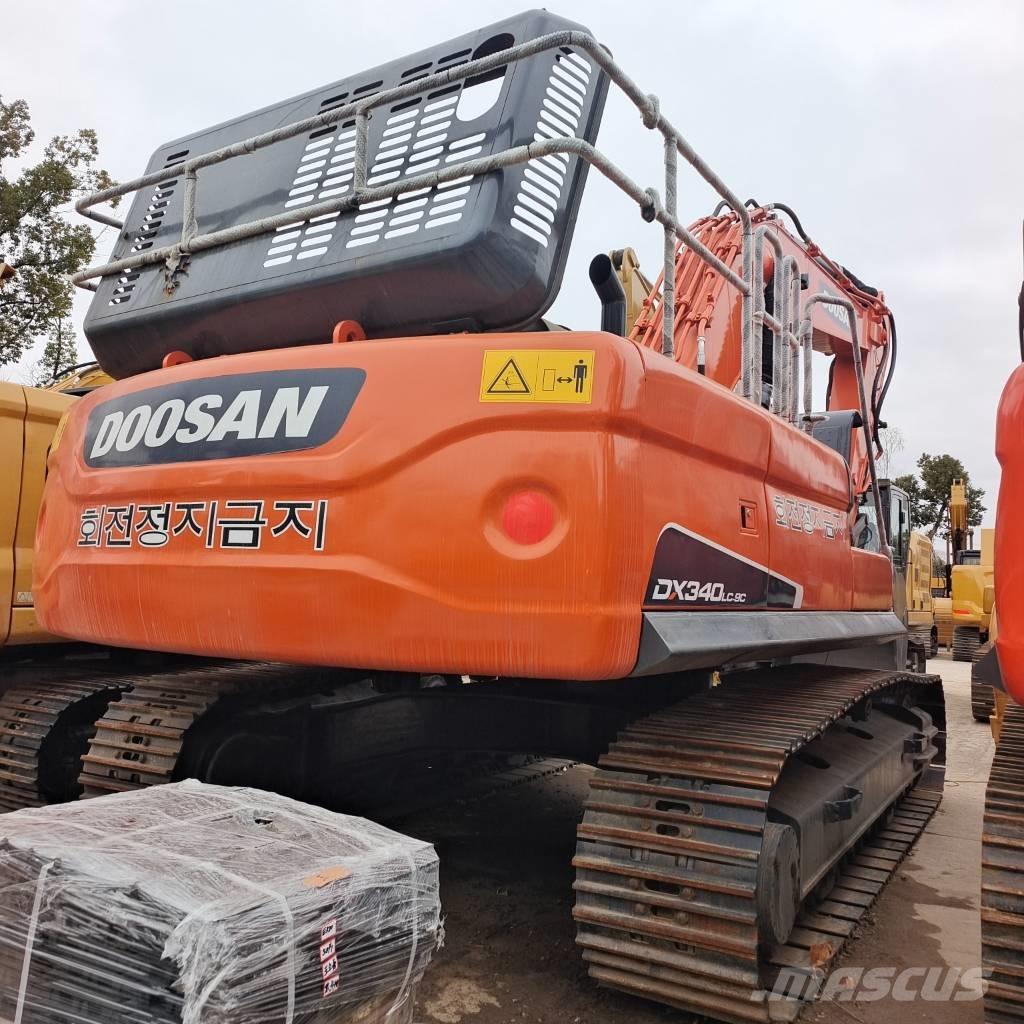 Doosan DX300LC-9C Гусеничні екскаватори