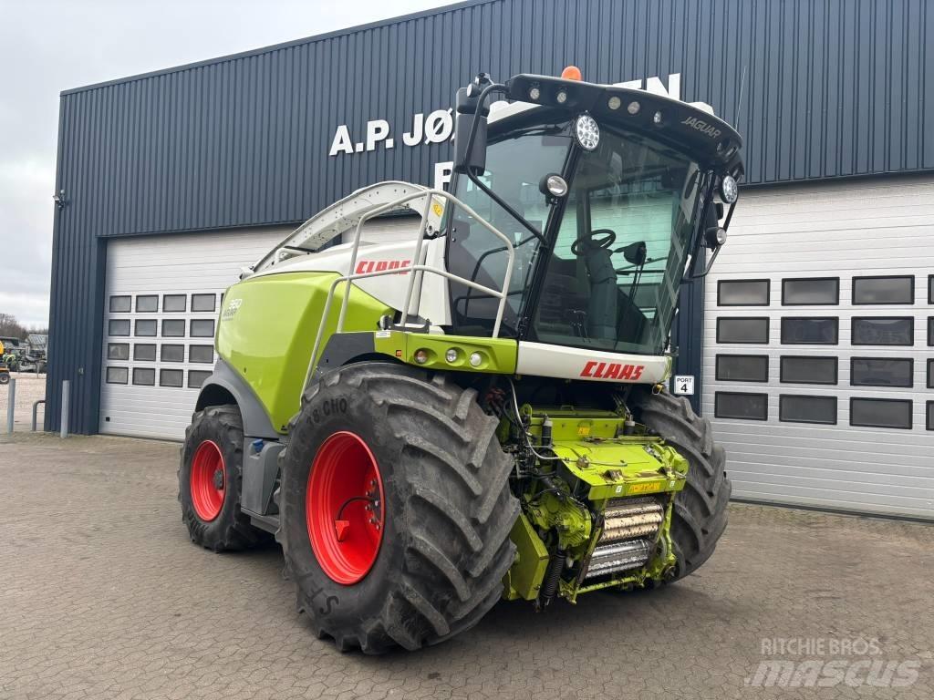CLAAS Jaguar 960 4WD Кормозбиральні комбайни