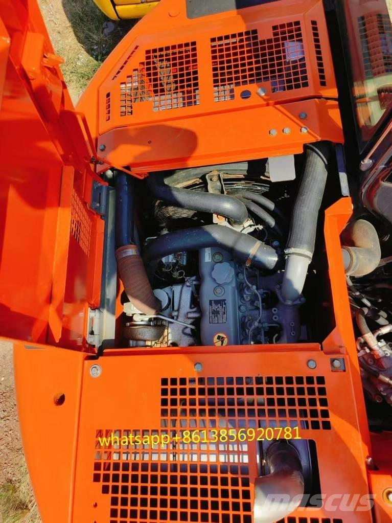 Hitachi ZX 135 US Гусеничні екскаватори