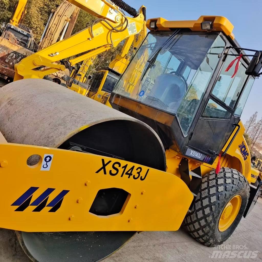 XCMG XS 142 J Грунтові котки