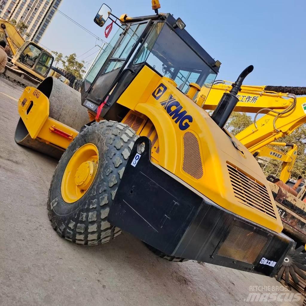 XCMG XS 142 J Грунтові котки