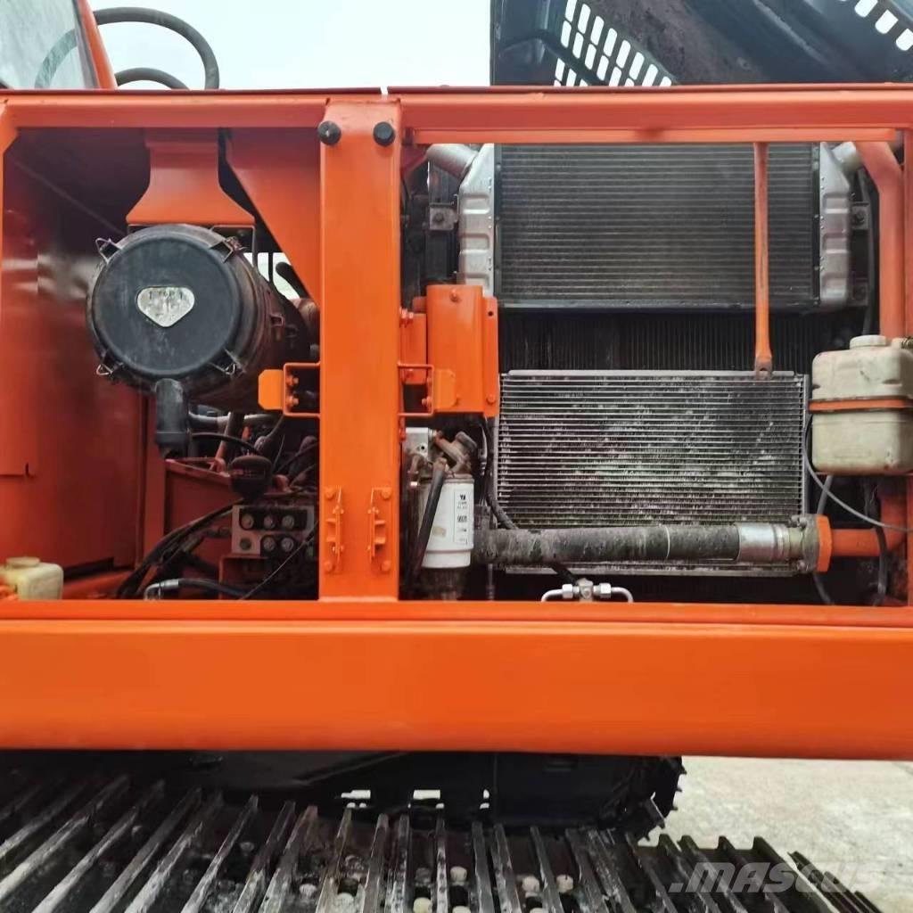Doosan DX 225 LC Гусеничні екскаватори